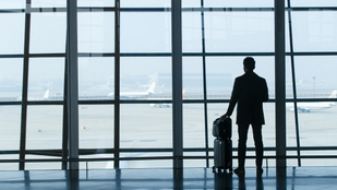 Adóháború kezdődött, folyamatosan vándorolnak el a szupergazdagok