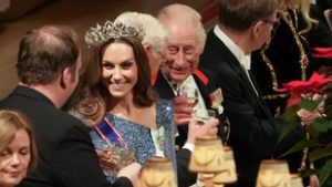 Olyan vacsorát rendezett Károly király és Kamilla, hogy a világ azóta is a kulisszatitkokat boncolgatja