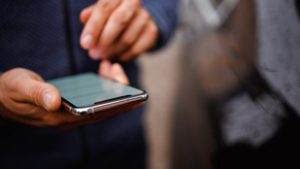 Kémprogramok célkeresztjébe kerülhet, ha nem frissíti a telefonját