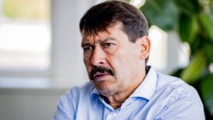 Cselezett a Fidesz: nem cserélték le Áder Jánost, hanem az országjárás legnagyobb rendezvényén szólal fel