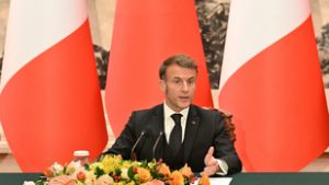 Durván megfenyegette Kínát Emmanuel Macron