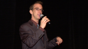 Túladagolta magát, majd az utcán esett össze az amerikai humorista