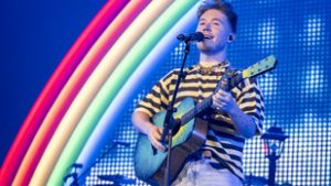 Hónapok óta nem tudjuk kiverni a fejünkből, mutatjuk a slágert, ami nem ereszt