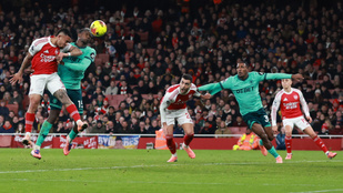 Ilyen tényleg nincs! A sereghajtó három gólt szerzett az éllovas otthonában, és ezzel kikapott 2–1-re