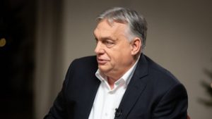 Orbán Viktor elárulta, mit visz magával Brüsszelbe, „minden más a sisakban van”