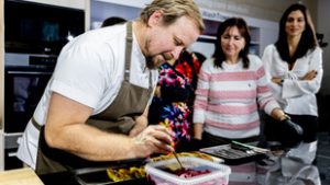 Szintet lépett az LG, Michelin-csillagos séffel mutatták be, mi vár ránk jövőre