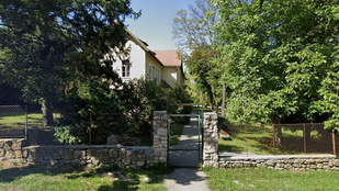 Hajrángatás és sötét szoba: óvodáskorúakat bántalmazott egy nő a soproni gyermekotthonban