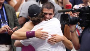 Váratlan bejelentést tett a világ legjobbja, hét év után szakított sikeredzőjével