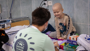 Karácsonyi csoda a kórteremben – így teszik szebbé az ünnepet a beteg gyermekeknek