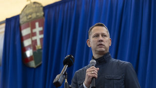 Reagált az államtitkár a gyermekbántalmazásra, részletesen elmondta, mi van a felvételen