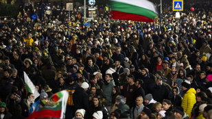 Hatalmas tömeg tüntetett Bulgáriában a tisztességes választásokért
