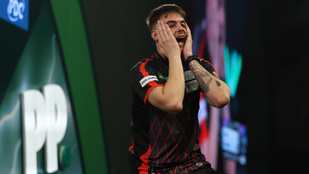 Botrány a darts-vb-n, kizárták az egyik játékost