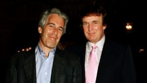 Új dokumentumok kerültek elő az Epstein-ügyről, Donald Trump neve is előkerült