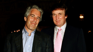 Új dokumentumok kerültek elő az Epstein-ügyről, Donald Trump neve is előkerült