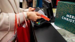 „Hitelt nem veszünk fel az ünnepekre, de ha tudnak egy kevésbé őrzött bankot, szóljanak”