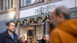 Eljárás indult a Douglas parfüméria ellen: nem valós kedvezményekkel hirdették a termékeiket