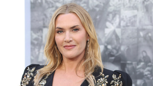 Foggal-körömmel kellett küzdenie Kate Winsletnek, hogy nőként rendező lehessen