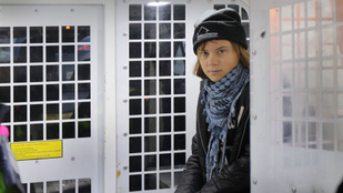 Lecsapott a rendőrség, Londonban vették őrizetbe a tiltakozó Greta Thunberget