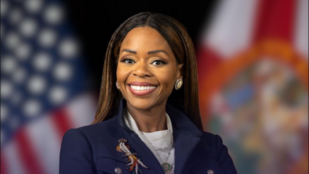 Kiakadt az internet, miután a képviselő egy többmillió forintot érő gyűrűvel kívánt boldog karácsonyt