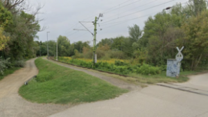 Sokkoló eset Veresegyházon: eszméletlen férfit találtak a sínek között