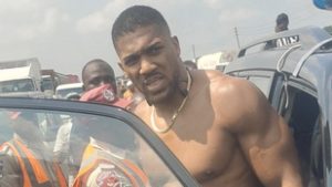 Életjelet adott Anthony Joshua a tragikus autóbalesete után