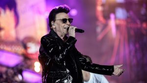 Közös gyertyagyújtással emlékeznek meg a rajongói Fenyő Miklósról