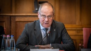 Megszólította egyik választókerületi kihívóját Navracsics Tibor: Ugye ezt nem gondolod komolyan?