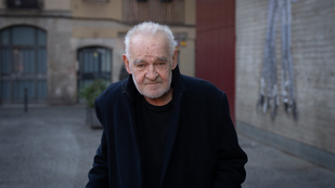 Krasznahorkai László feketére változtatta közösségi oldalát, így búcsúzik barátjától