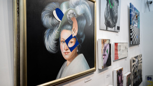 Szembejött velünk a Belvárosban a 120 éves Victor Vasarely szelleme