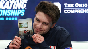 Légi balesetben elhunyt szülei fotóját csókolgatva jutott ki az olimpiára az ifjú műkorcsolyázó