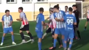 Elképesztő brutalitás a gyerekfutballban, a szülők is beszálltak a csihipuhiba