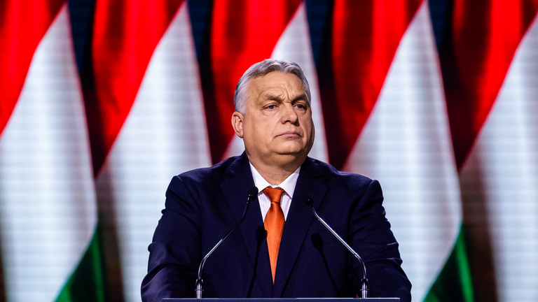 Belenyúl a kormány a rezsicsökkentésbe, megvan a terv, miből fizetik a lépést