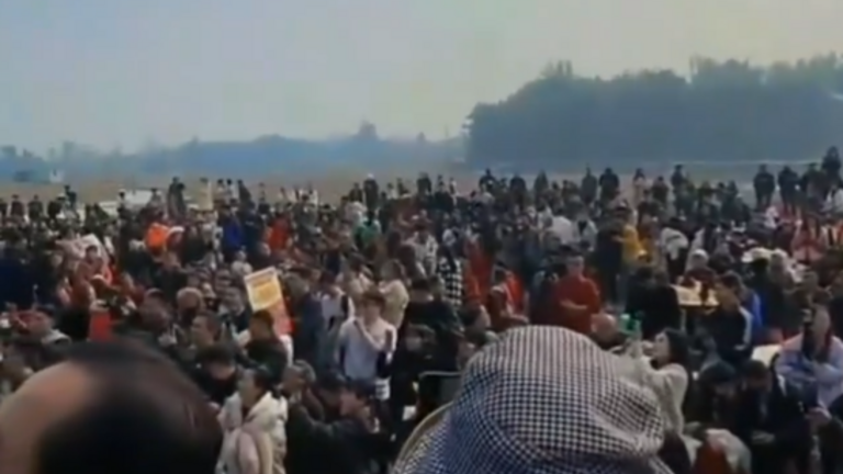 Disznóvágáshoz kért segítséget egy nő, ezrek érkeztek a falujába