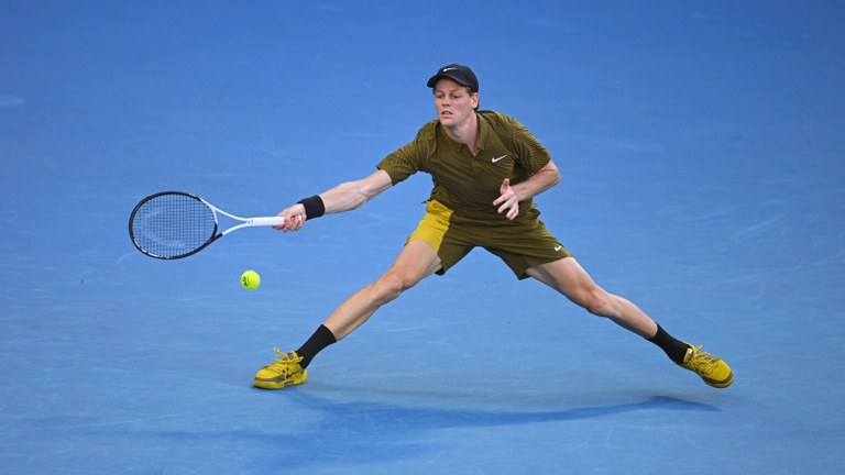 Két szett után befejeződött a címvédő Jannik Sinner mérkőzése az Australian Openen