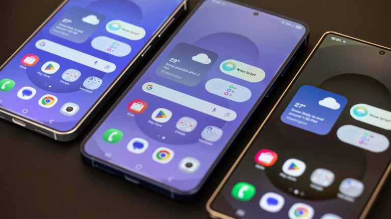 Vége a kukucskálásnak: gombnyomásra válhat láthatatlanná a Samsung új csúcsmobiljának kijelzője