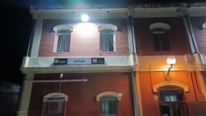 Újabb katasztrófa Spanyolországban, kisiklott egy vonat Barcelona közelében