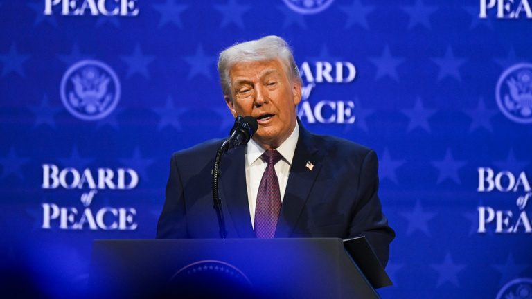 Kiskaput találtak a demokraták, így távolítanák el Donald Trumpot Grönland miatt