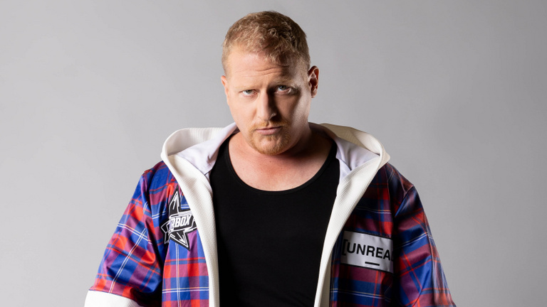 Bilincsben vitték el a rendőrök az RTL sztárját