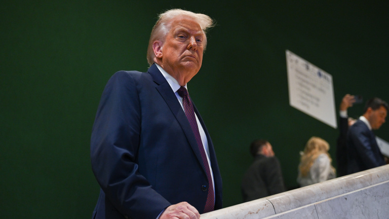 Donald Trump kihagyja az idei Super Bowlt, mert „túl messze van”