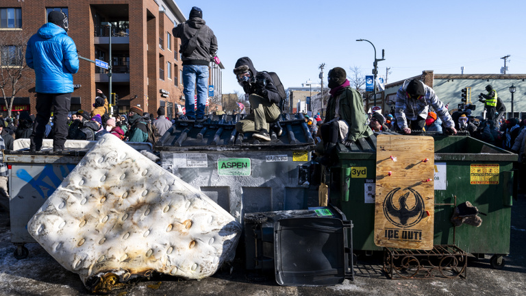 Donald Trump lépett, Barack Obama egykori emberével tenne rendet Minneapolisban