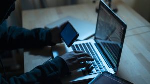 Elkezdődött a visszaszámlálás, 2030-ra minden titkunk nyilvános lesz