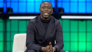 A semmiből a csúcsra törő TikTok-sztár csaknem egymilliárd dollárért adta el a cégét