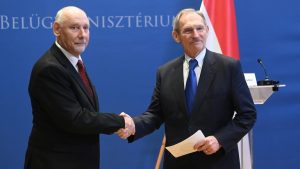 Pintér Sándor a szlovén belügyminiszterrel egyeztetett