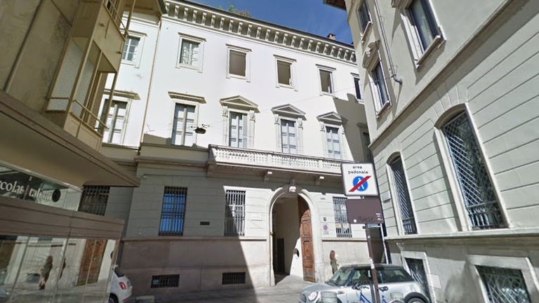 Gyanús körülmények között kizuhant egy ukrán bankár a hotelszobája ablakán Milánóban