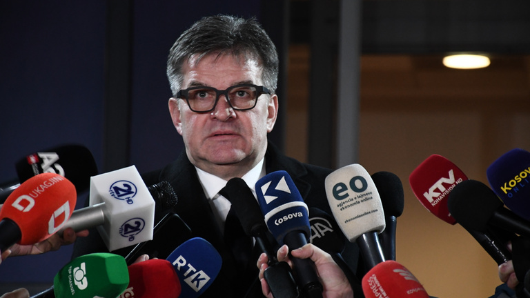 Szlovákiában is belebukott egy politikus az Epstein-ügybe, lemondott Robert Fico tanácsadója