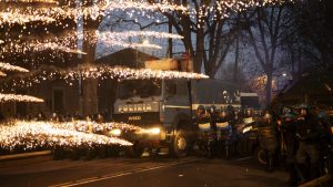 Tüntetők csaptak össze rendőrökkel Torino utcáin, hat nappal az olimpiai rajt előtt Milánóban is tüntettek