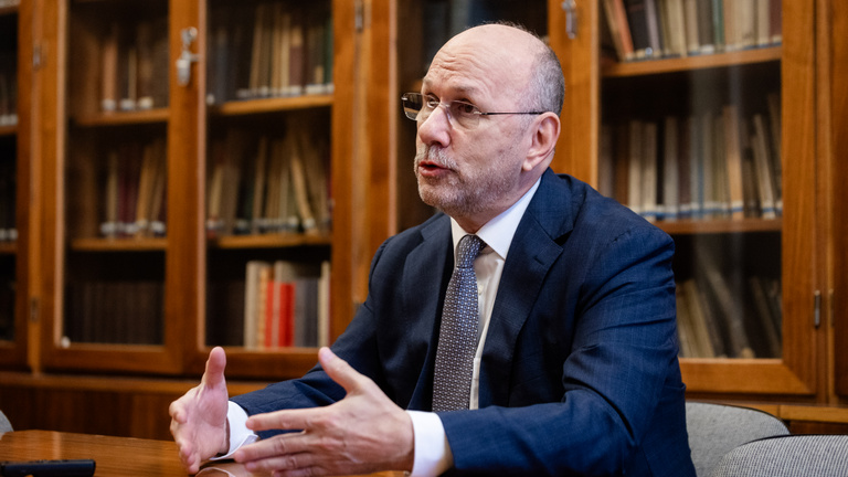 A jogtudós szerint több probléma is felmerül a kormány rendeletével kapcsolatban