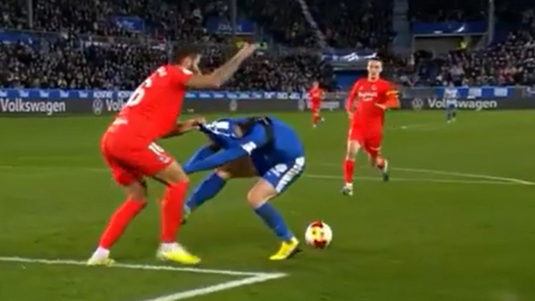 Ilyesmiért még sohasem adtak tizenegyest a futballtörténelemben