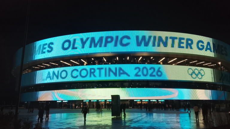 A milánói Szent Júlia Aréna szorosan fogta meg a kezünket, majd olyan élménnyel szolgált, hogy beleszédültünk