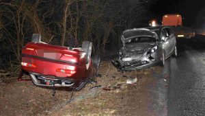 Autómentőre váró embereket ütött el egy sofőr, egyikük lába lebénult